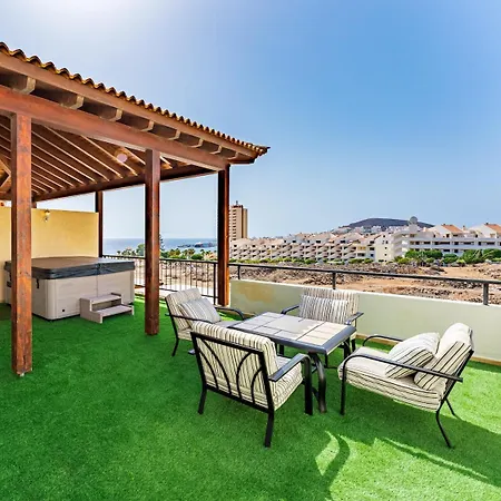 4 Bedroom With Jacuzzi, Heated Swimmingpool, Front Ocean And View !