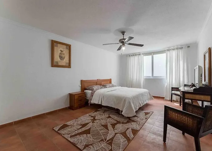 4 Bedroom With Jacuzzi, Heated Swimmingpool, Front Ocean And View ! فيلة *