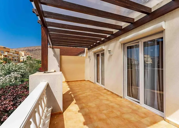 فيلة 4 Bedroom With Jacuzzi, Heated Swimmingpool, Front Ocean And View !