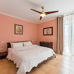 4 Bedroom With Jacuzzi, Heated Swimmingpool, Front Ocean And View ! *