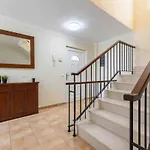 Villa 4 Bedroom With Jacuzzi, Heated Swimmingpool, Front Ocean And View ! *