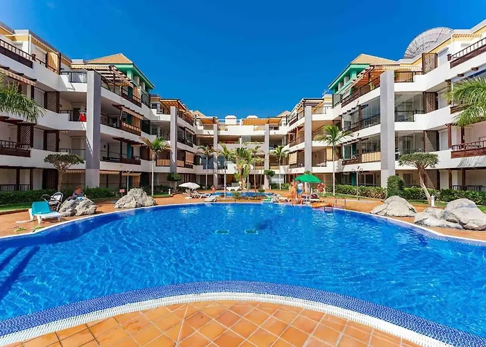 4 Bedroom With Jacuzzi, Heated Swimmingpool, Front Ocean And View ! Villa