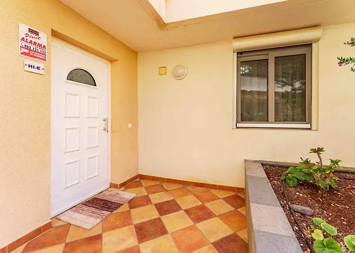 4 Bedroom With Jacuzzi, Heated Swimmingpool, Front Ocean And View ! Villa *