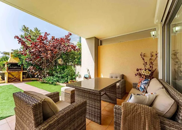 Villa 4 Bedroom With Jacuzzi, Heated Swimmingpool, Front Ocean And View ! Los Cristianos (Tenerife)