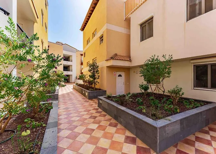 Villa 4 Bedroom With Jacuzzi, Heated Swimmingpool, Front Ocean And View ! Los Cristianos (Tenerife)